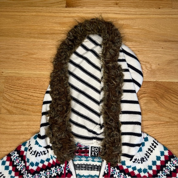 Roxy hooded striped zip up sweater with fur trim on hood - Picture 5 of 7
